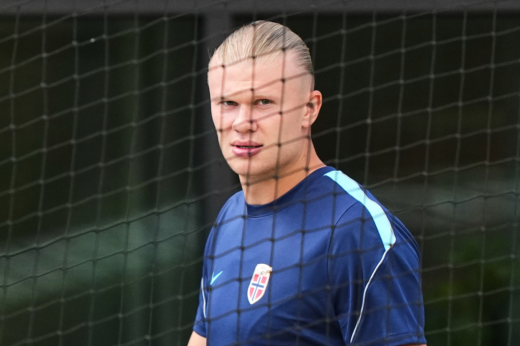 Norway's Erling Haaland arrives during a training session ahead of the World Cup Group I soccer match between Iraq and Norway in Foxborough, Mass., near Boston, Monday, June 15, 2026. (AP Photo/Martin Meissner)