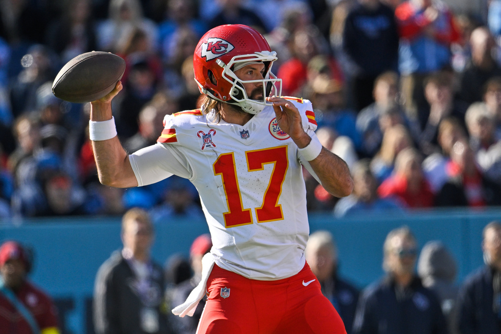 Kansas City Chiefs quarterback Gardner Minshew looks to pass during the first half of an NFL football game against the Tennessee Titans, Sunday, Dec. 21, 2025, in Nashville, Tenn. (AP Photo/John Amis)