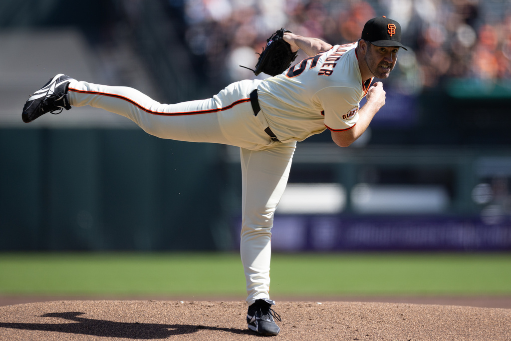 San Francisco Giants pitcher Justin Verlander throws during the first inning of an MLB baseball game against the Colorado Rockies, Saturday, Sept. 27, 2025, in San Francisco. (AP Photo/Benjamin Fanjoy)