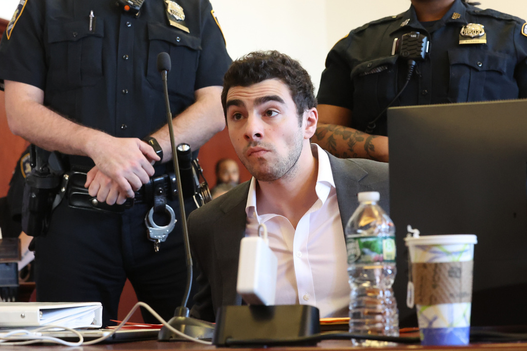 Luigi Mangione appears in Manhattan Criminal Court, Tuesday, Dec. 16, 2025, in New York. (William Farrington /New York Post via AP, Pool)