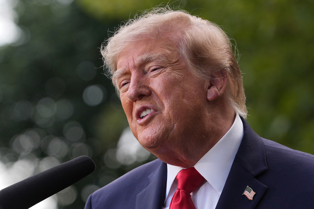 President Donald Trump and New York City Mayor Zohran Mamdani speak to reporters at Gracie Mansion, Monday, Sept. 21, 2026, in New York. (AP Photo/Julia Demaree Nikhinson)