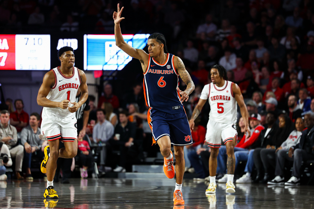 Auburn guard Elyjah Freeman (6) reacts during the first half of an NCAA college basketball game against Georgia, Saturday, Jan. 3, 2026, in Athens, Ga. (AP Photo/Colin Hubbard)