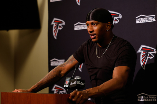 Atlanta Falcons quarterback Michael Penix Jr. speaks to reporters after an NFL football game against the San Francisco 49ers, Sunday, Oct. 19, 2025, in Santa Clara, Calif. (AP Photo/Kelley L Cox) Atlanta Falcons quarterback Michael Penix Jr. speaks to reporters after an NFL football game against the San Francisco 49ers, Sunday, Oct. 19, 2025, in Santa Clara, Calif. (AP Photo/Kelley L Cox)