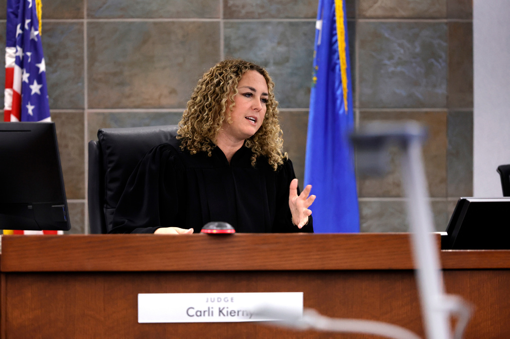 District Court Judge Carli Kierny prepares to read jury instructions before closing arguments in the Duane Davis murder trial, related to the 1996 killing of rapper Tupac Shakur, in Clark County District Court at the Regional Justice Center in Las Vegas, Monday, Aug. 31, 2026. (Steve Marcus/Pool Photo via AP)