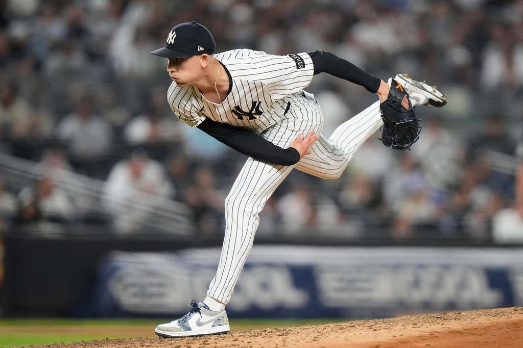 FILE - New York Yankees' Luke Weaver pitches during the seventh inning of a baseball game against the Minnesota Twins Monday, Aug. 11, 2025, in New York. (AP Photo/Frank Franklin II, File)