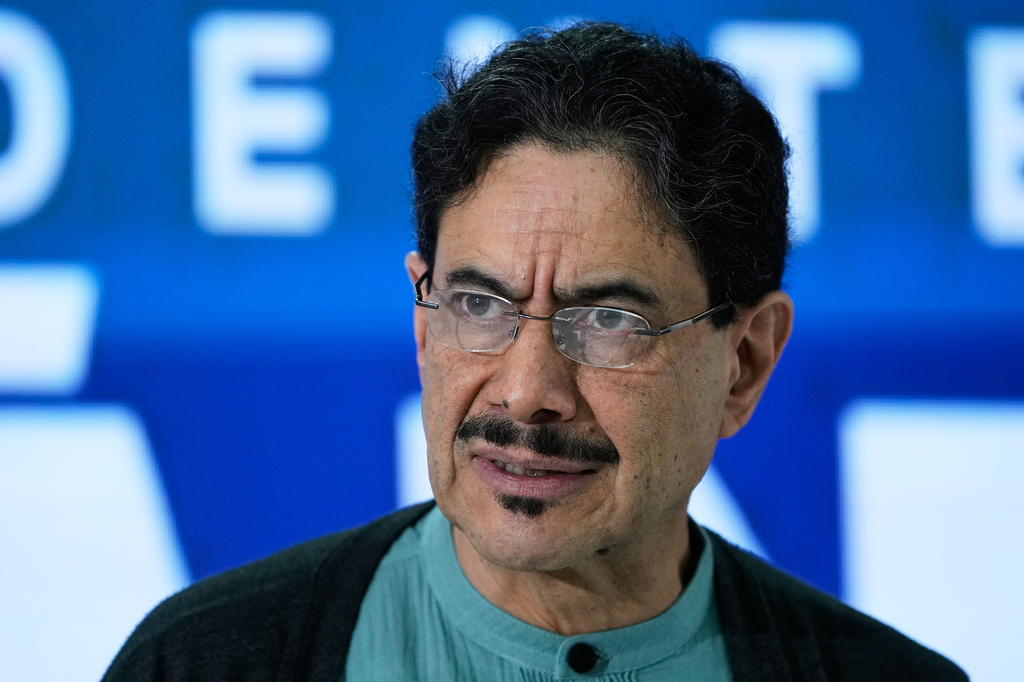 Sen. Ivan Cepeda, presidential candidate with the ruling Historic Pact Coalition, gives a press conference the day after the presidential election runoff in Bogota, Colombia, Monday, June 22, 2026. (AP Photo/Fernando Vergara)