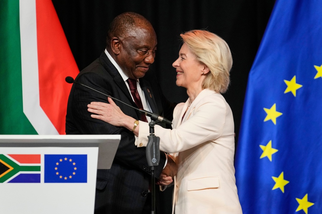 South African President Cyril Ramaphosa, left, and European Commission President Ursula von der Leyen at the end of their media conference in Johannesburg, South Africa, Thursday, Nov. 20, 2025. (AP Photo/Themba Hadebe)