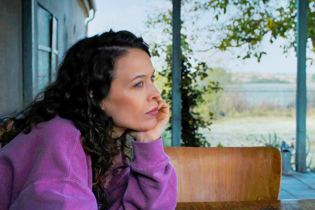 This image released by 1-2 Special shows Paula Beer in a scene from "Miroirs No. 3." (1-2 Special via AP)