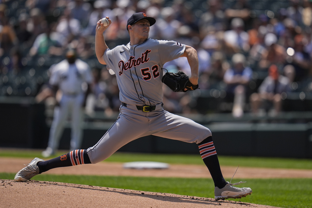 Detroit Tigers starting pitcher Troy Melton (52) throws against the Chicago White Sox during the first inning of a baseball game Wednesday, Aug. 13, 2025, in Chicago. (AP Photo/Erin Hooley)