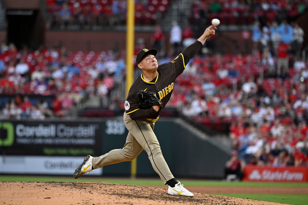 San Diego Padres relief pitcher Yuki Matsui throws in the fifth inning of a baseball game against the St. Louis Cardinals, Tuesday, June 16, 2026, in St. Louis. (AP Photo/Joe Puetz)