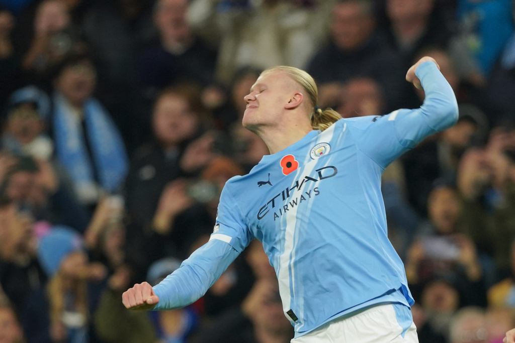 Manchester City's Erling Haaland celebrates after scoring his side's second goal during the English Premier League soccer match between Manchester City and Bournemouth in Manchester, England, Sunday, Nov. 2, 2025. (AP Photo/Ian Hodgson)