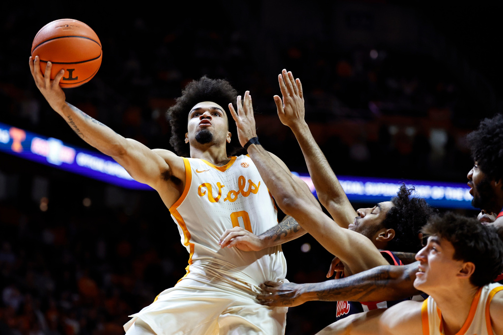 Tennessee guard Ja'kobi Gillespie (0) shoots during the first half of an NCAA college basketball game against Mississippi, Tuesday, Feb. 3, 2026, in Knoxville, TN. (AP Photo/Wade Payne)