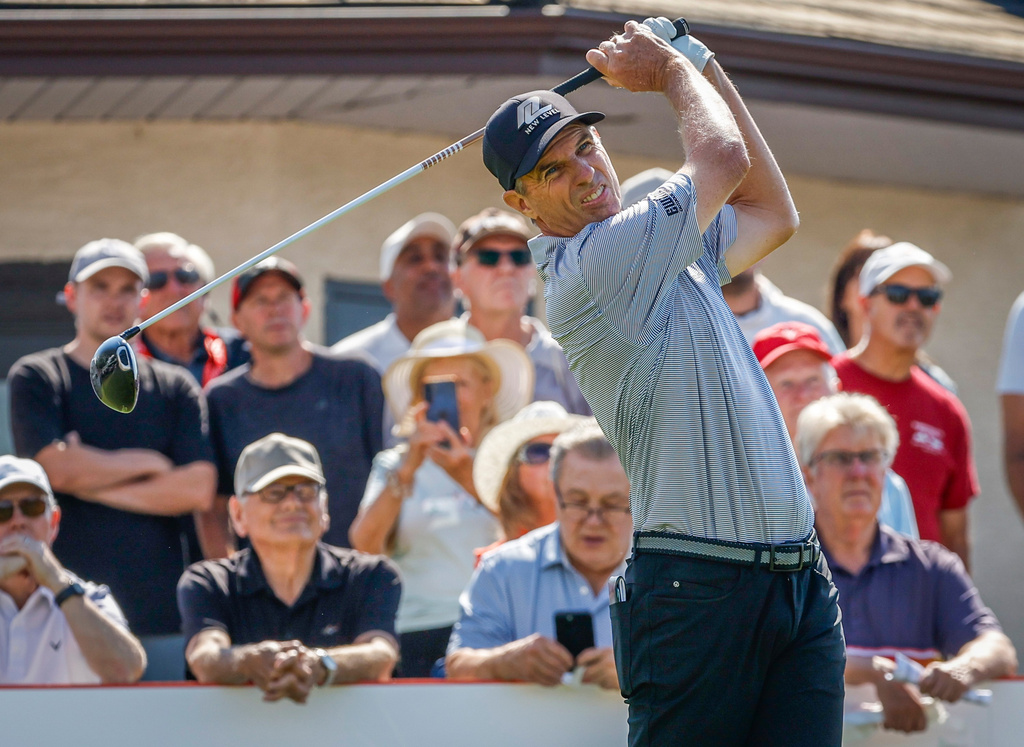 New Zealand's Stephen Alker tees off during the PGA Tour Champions golf event in Calgary, Alberta, Sunday, Aug. 23, 2026. (Jeff McIntosh/The Canadian Press via AP)
