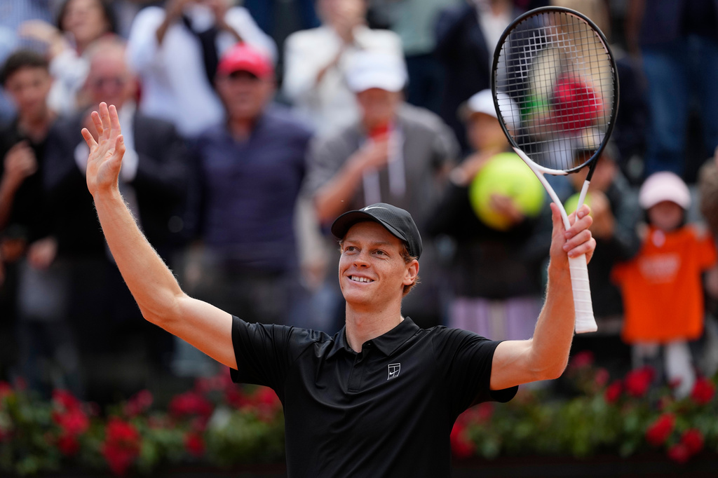 Italy's Jannik Sinner celebrates after winning against Daniil Medvedev of Russia during their semifinal match at the Italian Open tennis tournament in Rome, Saturday, May 16, 2026. (AP Photo/Alessandra Tarantino)