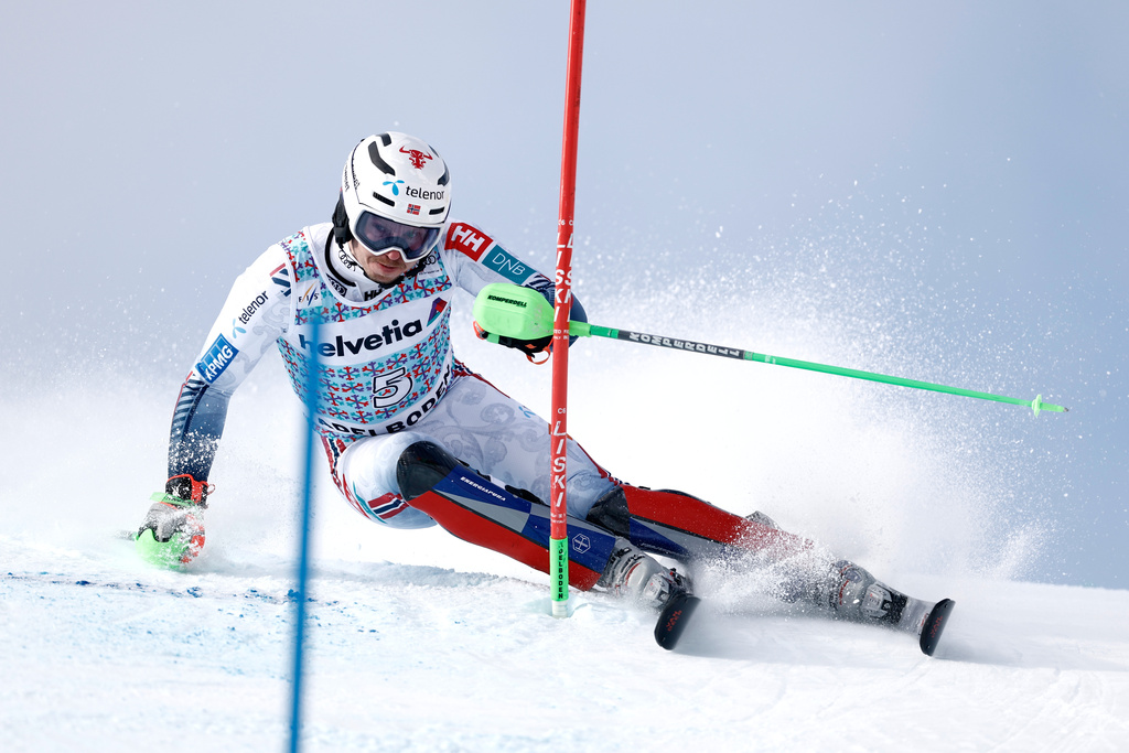 Norway's Henrik Kristoffersen speeds down the course during an alpine ski, men's World Cup slalom, in Adelboden, Switzerland, Sunday, Jan. 11, 2026. (AP Photo/Gabriele Facciotti)