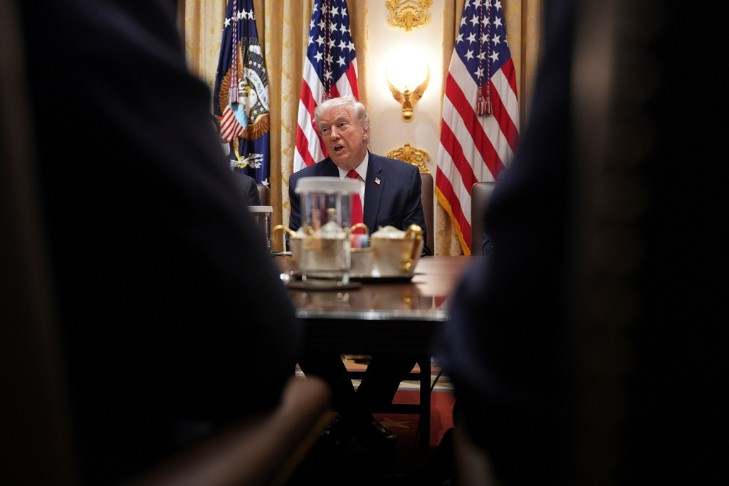 President Donald Trump speaks during a cabinet meeting at the White House, Thursday, Jan. 29, 2026, in Washington. (AP Photo/Evan Vucci)