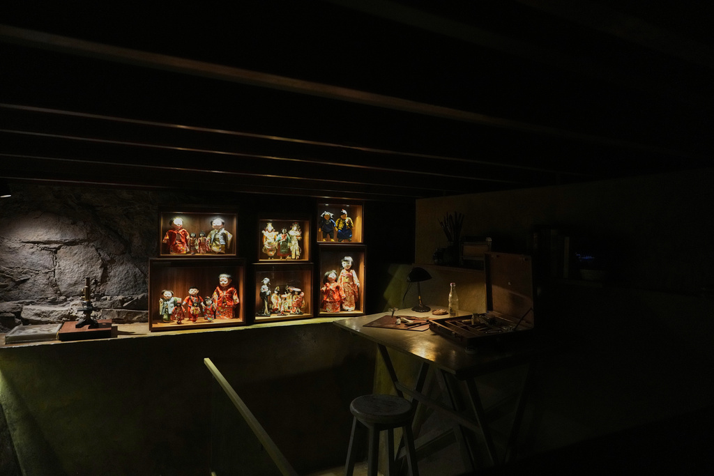 Asian dolls Frida Kahlo purchased during a trip to San Francisco are displayed at the new museum Casa Kahlo in Mexico City, Wednesday, Sept. 10, 2025. (AP Photo/Eduardo Verdugo)