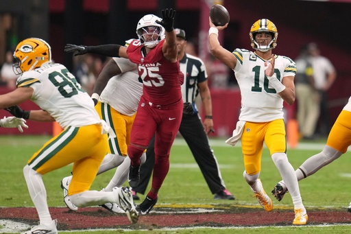 Green Bay Packers' Jordan Love throws during the second half of an NFL football game against the Arizona Cardinals Sunday, Oct. 19, 2025, in Glendale, Ariz. (AP Photo/Rick Scuteri) Green Bay Packers' Jordan Love throws during the second half of an NFL football game against the Arizona Cardinals Sunday, Oct. 19, 2025, in Glendale, Ariz. (AP Photo/Rick Scuteri)