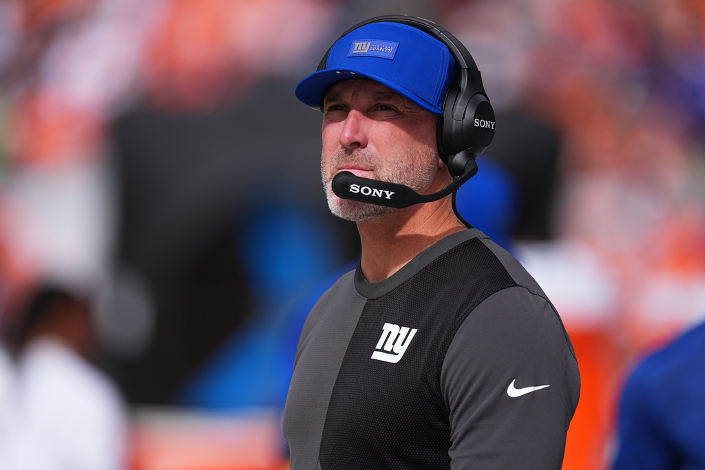 FILE - New York Giants defensive coordinator Shane Bowen looks on in the first half of an NFL football game Sunday, Oct. 19, 2025, in Denver. (AP Photo/David Zalubowski, file)