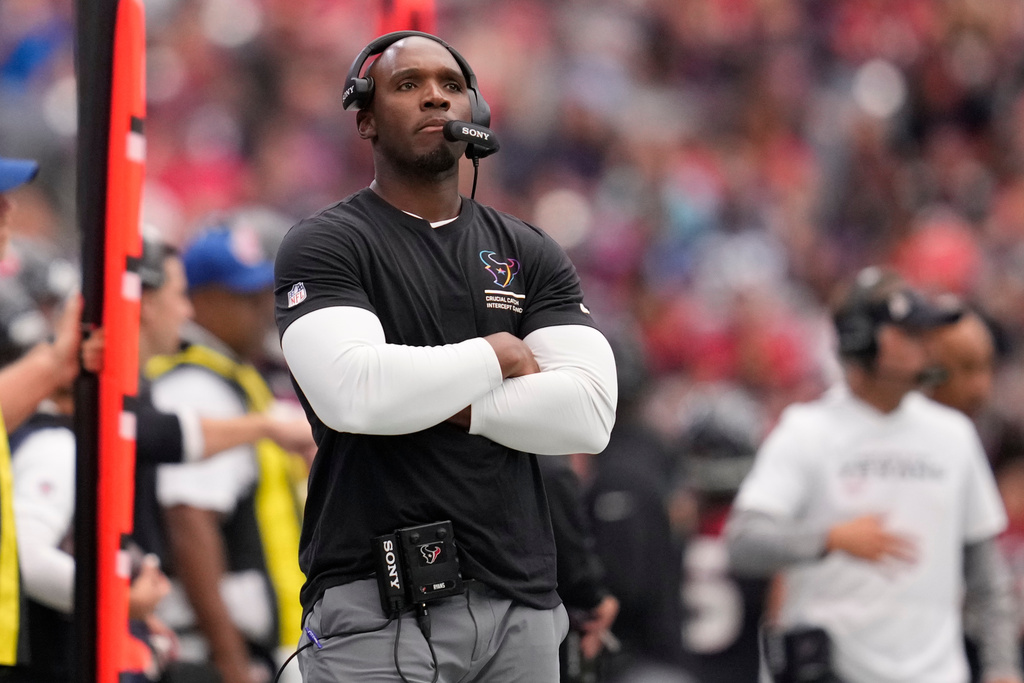 Houston Texans head coach DeMeco Ryans looks onto the field during the second half of an NFL football game against the Tennessee Titans, Sunday, Sept. 28, 2025, in Houston. (AP Photo/Ashley Landis)