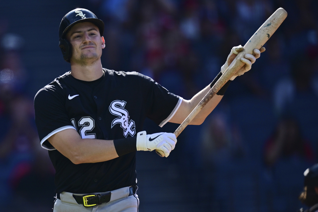 Chicago White Sox's Colson Montgomery reacts after striking out during the ninth inning of a baseball game against the Cleveland Guardians, Sunday, Sept. 14, 2025, in Cleveland. (AP Photo/David Dermer)