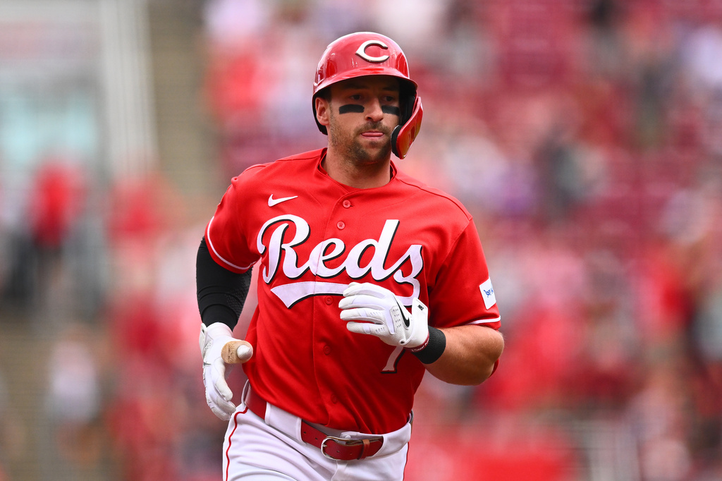 Cincinnati Reds' Spencer Steer runs the bases after hitting a solo home run during the first inning of a baseball game against the New York Mets in Cincinnati, Tuesday, June 16, 2026. (AP Photo/Ben Jackson)