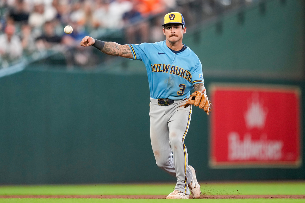 Milwaukee Brewers shortstop Joey Ortiz throws out Houston Astros' Nick Allen during the eighth inning of a baseball game, Sunday, May 31, 2026, in Houston. (AP Photo/Eric Christian Smith)