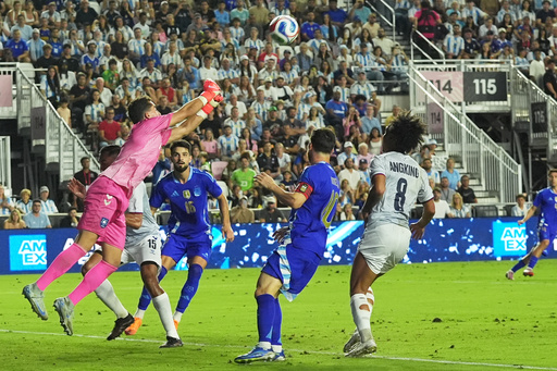 Puerto Rico goaltender Sebastian Cutler punches the ball during the first half of a friendly soccer match against Argentina, Tuesday, Oct. 14, 2025, in Fort Lauderdale, Fla. (AP Photo/Marta Lavandier) Puerto Rico goaltender Sebastian Cutler punches the ball during the first half of a friendly soccer match against Argentina, Tuesday, Oct. 14, 2025, in Fort Lauderdale, Fla. (AP Photo/Marta Lavandier)