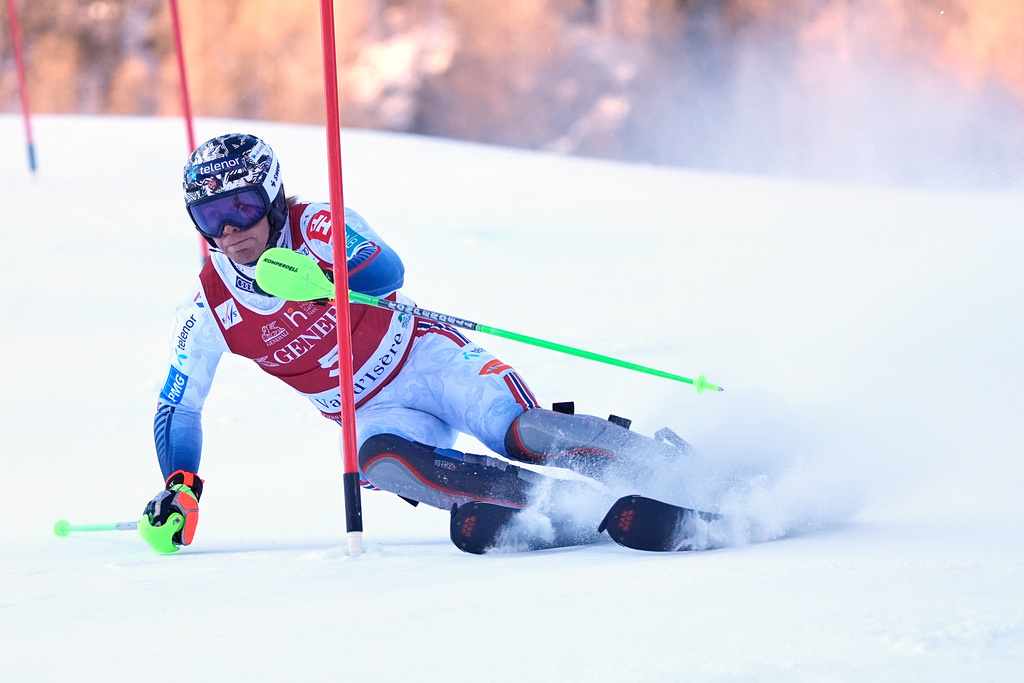 Norway's Timon Haugan speeds down the course during an alpine ski, men¥s World Cup slalom event, in Val d¥Isere, France, Sunday Dec. 14, 2025. (AP Photo/Giovanni Auletta)