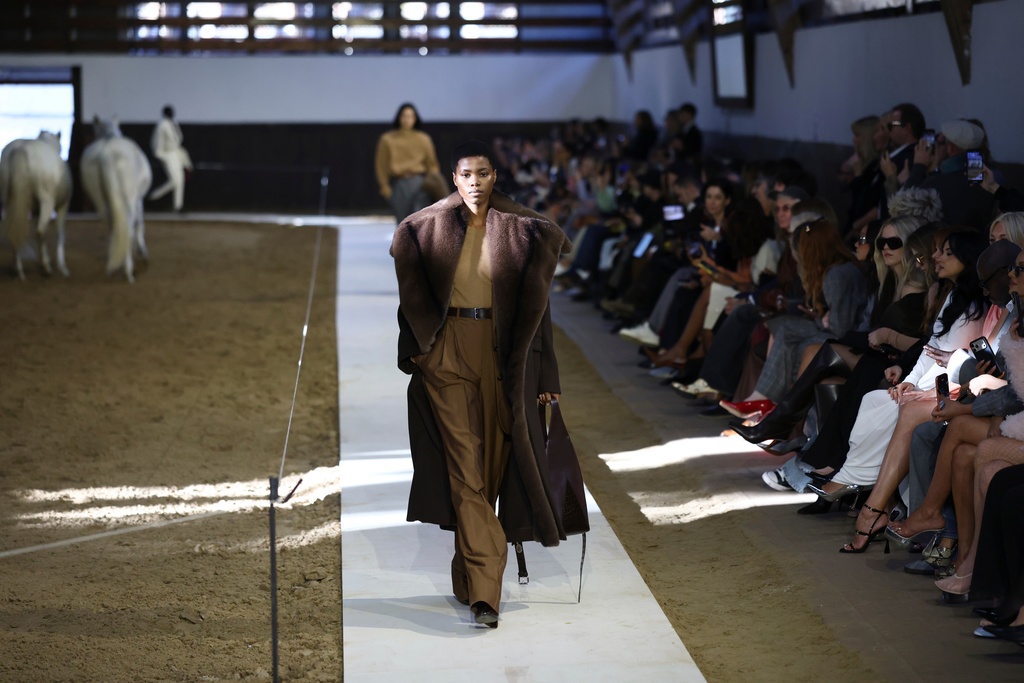 A model wears a creation from the Stella McCartney Fall/Winter 2026-2027 Women's collection presented in Paris, Wednesday, March 4, 2026. (AP Photo/Tom Nicholson)