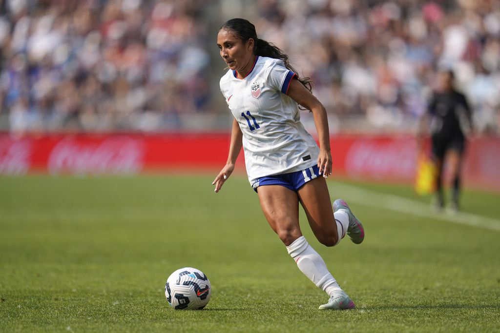 FILE - US midfielder Alyssa Thompson controls the ball during the first half of an international friendly soccer match against China, Saturday, May 31, 2025, in St. Paul, Minn. (AP Photo/Abbie Parr, File)