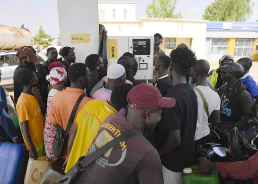 People queue at a gas station amid a fuel shortage in Bamako Mali, Tuesday, Oct 7, 2025 (AP Photo) People queue at a gas station amid a fuel shortage in Bamako Mali, Tuesday, Oct 7, 2025 (AP Photo)