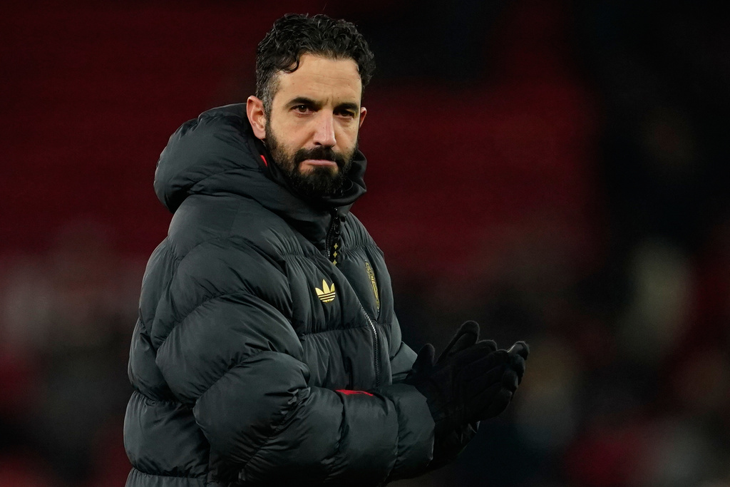 El técnico de Manchester United Ruben Amorim tras el partido contra Wolverhampton Wanderers en la Liga Premier, el martes 30 de diciembre de 2025, en Manchester. (AP Foto/Dave Thompson)