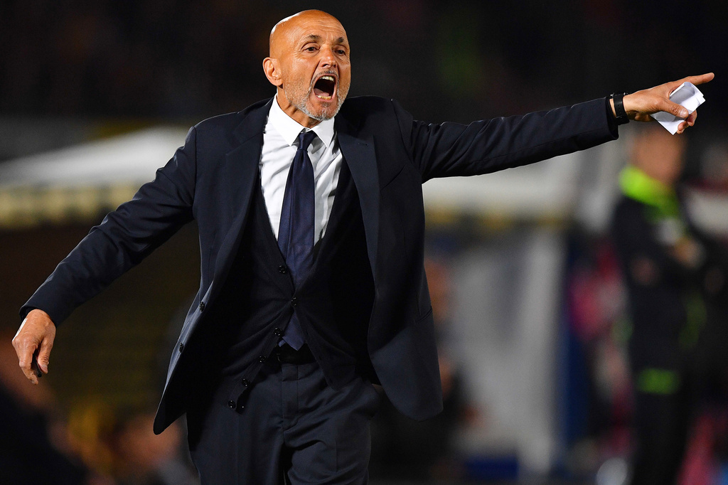 Juventus head coach Luciano Spalletti shouts instructions to his players during a Serie A soccer match between Lecce and Juventus, in Lecce, southern Italy, Saturday, May 9, 2026. (Giovanni Evangelista/LaPresse via AP)