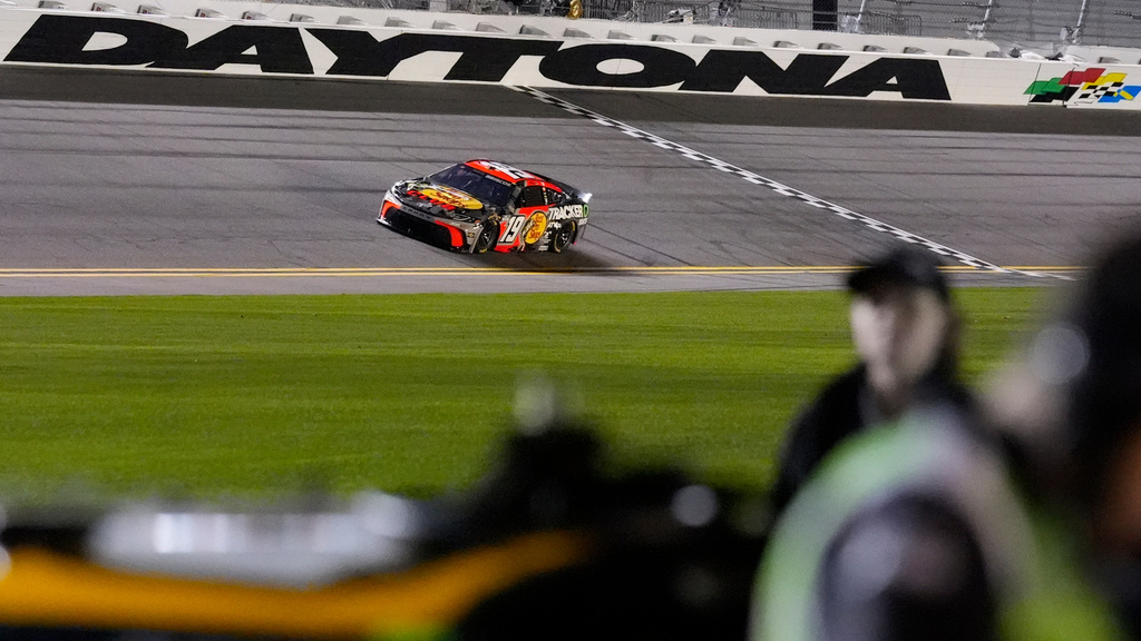 Chase Briscoe, (19) runs during NASCAR Daytona 500 qualifying, Wednesday, Feb. 11, 2026, in Daytona, Fla. (AP Photo/Mike Stewart)