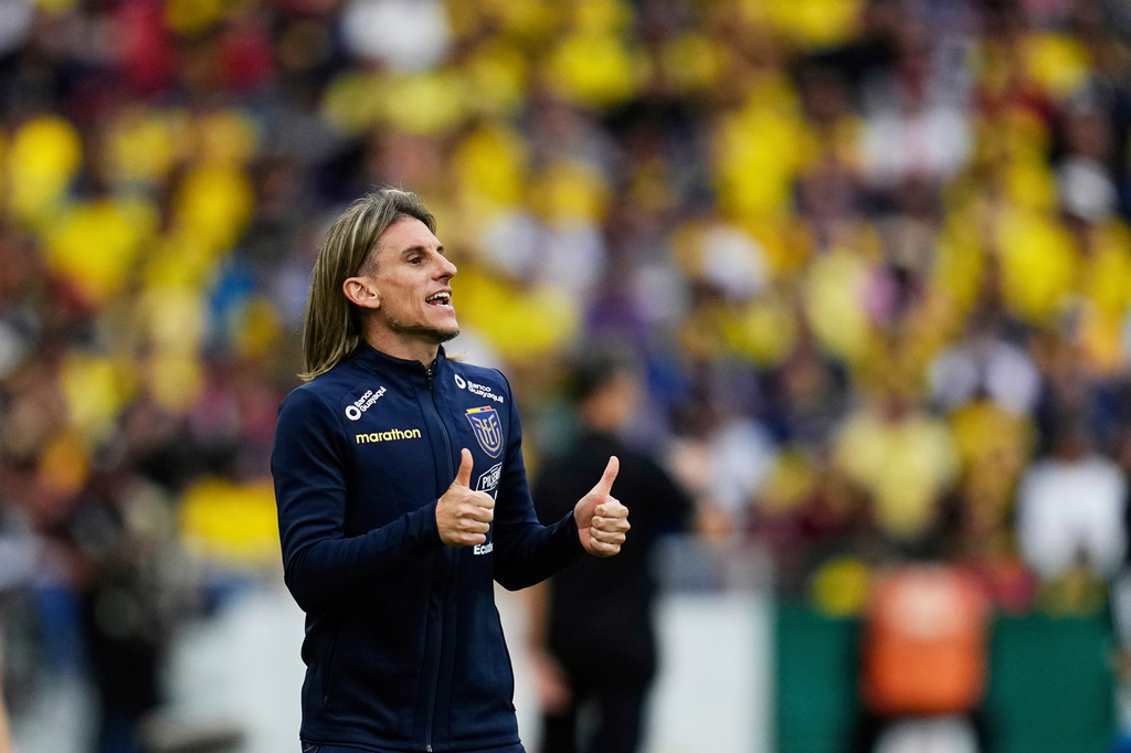 FILE - Ecuador's coach Sebastian Beccacece gestures during a qualifying soccer match for the FIFA World Cup 2026 against Venezuela at Rodrigo Paz Delgado stadium in Quito, Ecuador, Friday, March 21, 2025. (AP Photo/Dolores Ochoa, File)