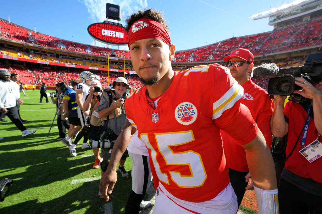 Kansas City Chiefs quarterback Patrick Mahomes heads off the field following an NFL football game against the Las Vegas Raiders Sunday, Oct. 19, 2025, in Kansas City, Mo. (AP Photo/Reed Hoffmann)