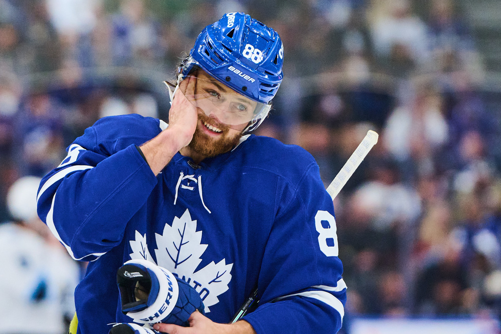 Toronto Maple Leafs' William Nylander (88) reacts as he skates on a break in the play during the third period of a NHL hockey game against the Utah Mammoth in Toronto, Wednesday, Nov. 5, 2025. (Sammy Kogan/The Canadian Press via AP)