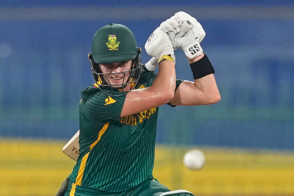 South Africa's captain Laura Wolvaardt hits a boundary during the ICC Women's Cricket World Cup match between South Africa and Sri Lanka at Premadasa Stadium in Colombo, Sri Lanka, Friday, Oct, 17, 2025. (AP Photo/Eranga Jayawardena)