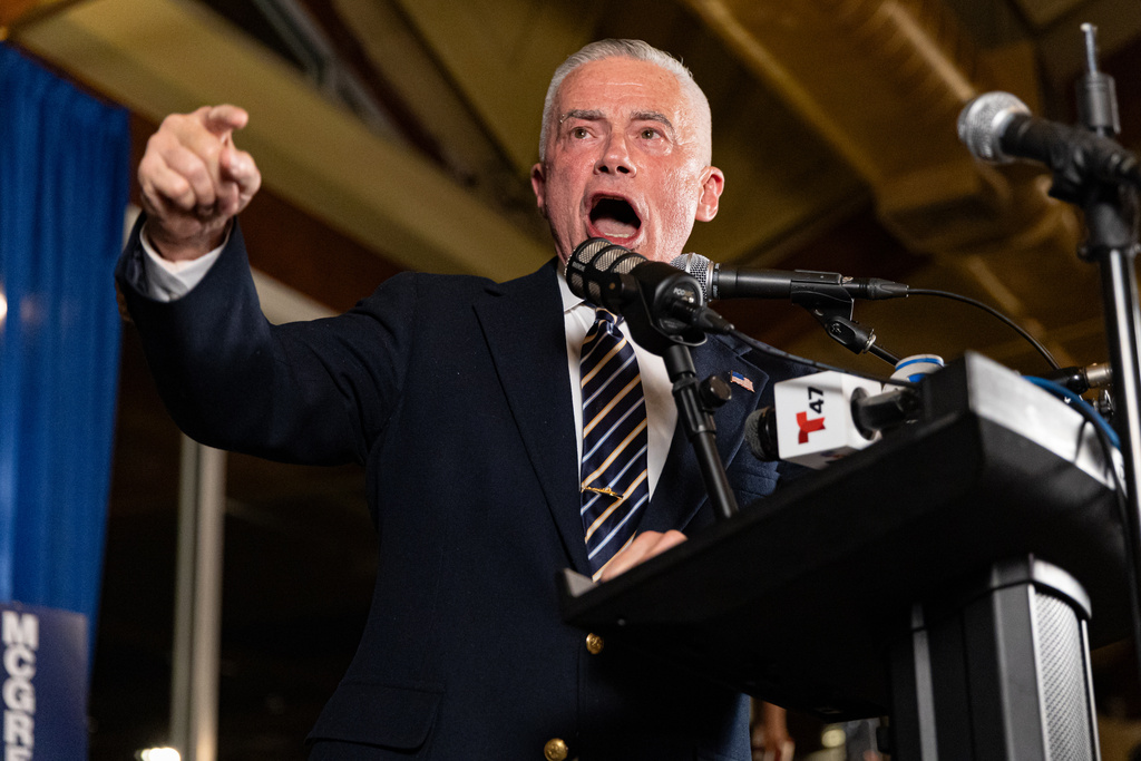 Jersey City mayoral candidate Jim McGreevey speaks to supporters at his election night party, Jersey City, Tuesday, Nov. 4, 2025, in Jersey City, N.J. (AP Photo/Stefan Jeremiah)