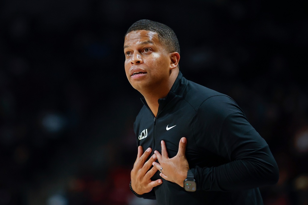 Grand Canyon head coach Winston Gandy reacts to a call during the first half of an NCAA college basketball game against South Carolina in Columbia, S.C., Monday, Nov. 3, 2025. (AP Photo/Nell Redmond)