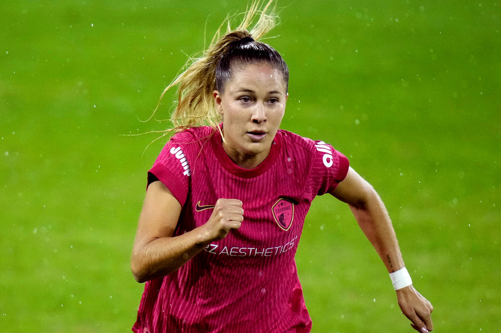 FILE - NC Courage midfielder Ashley Sanchez (2) in action during an NWSL soccer match between the NC Courage and Louisville Racing in Louisville, Ky., Saturday, March 15, 2025. (AP Photo/AJ Mast,File)