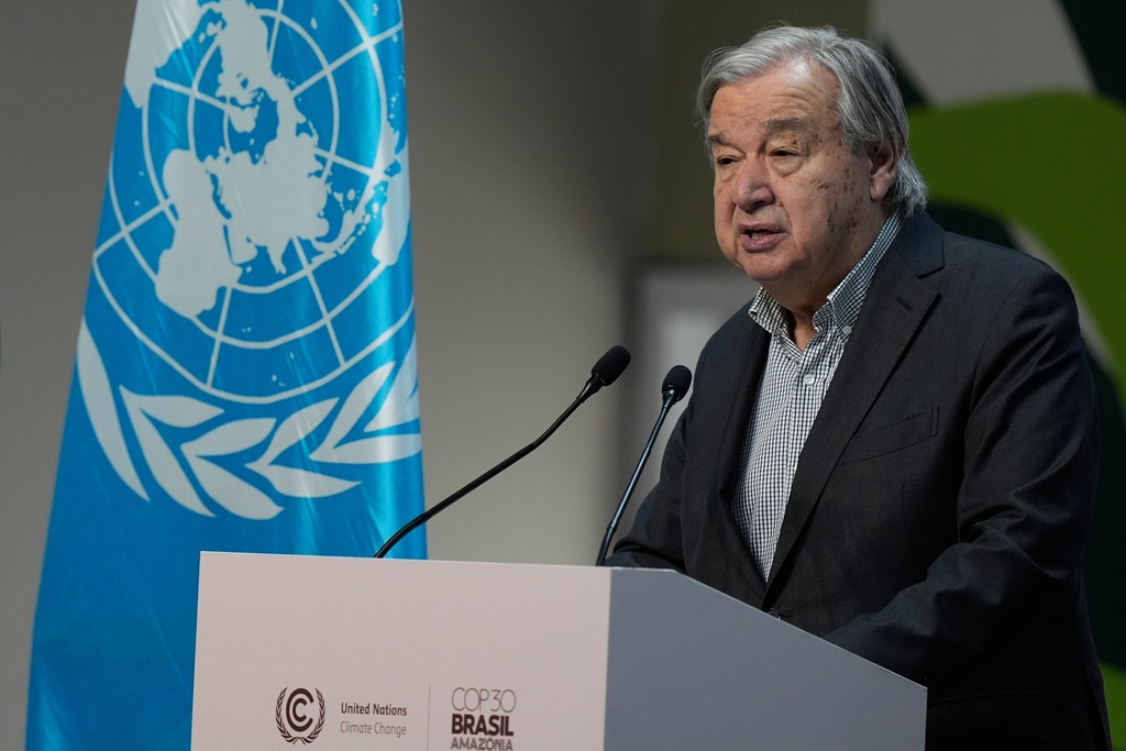El secretario general de la ONU, António Guterres, habla durante una conferencia de prensa en la cumbre climática COP30 de la ONU, el jueves 20 de noviembre de 2025, en Belém, Brasil. (Foto AP/Fernando Llano)