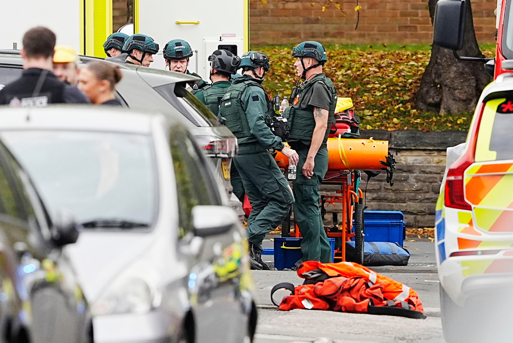 Emergency services at the scene of a stabbing at Heaton Park Hebrew Congregation synagogue, in Crumpsall, Manchester, England, Thursday Oct. 2, 2025. (Peter Byrne/PA via AP)