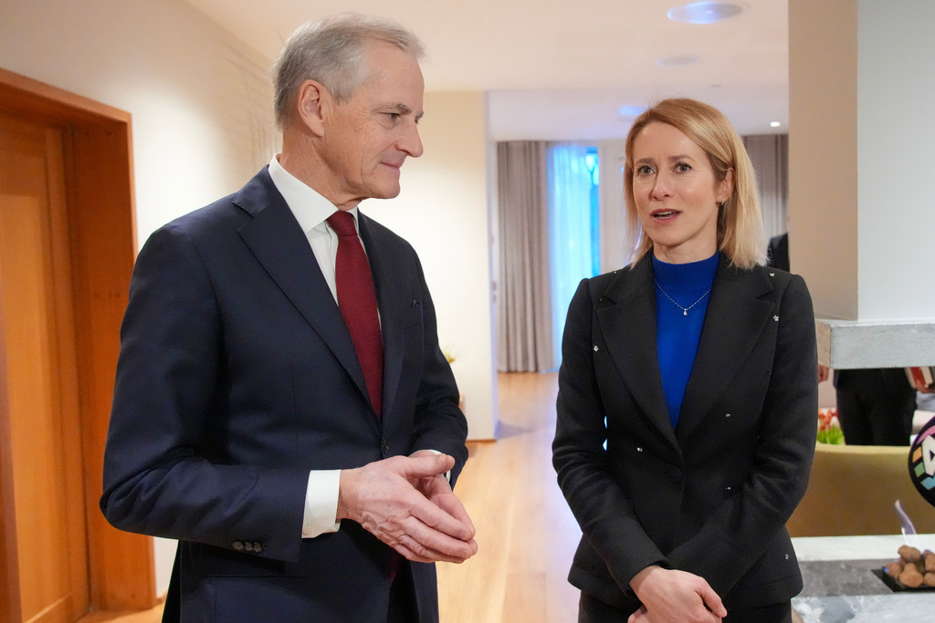 Norway's Prime Minister Jonas Gahr Store, left, and EU Foreign Affairs Chief Kaja Kallas talk during their meeting in Oslo, Monday, Feb. 2, 2026. (Ole Berg-Rusten/NTB Scanpix via AP)