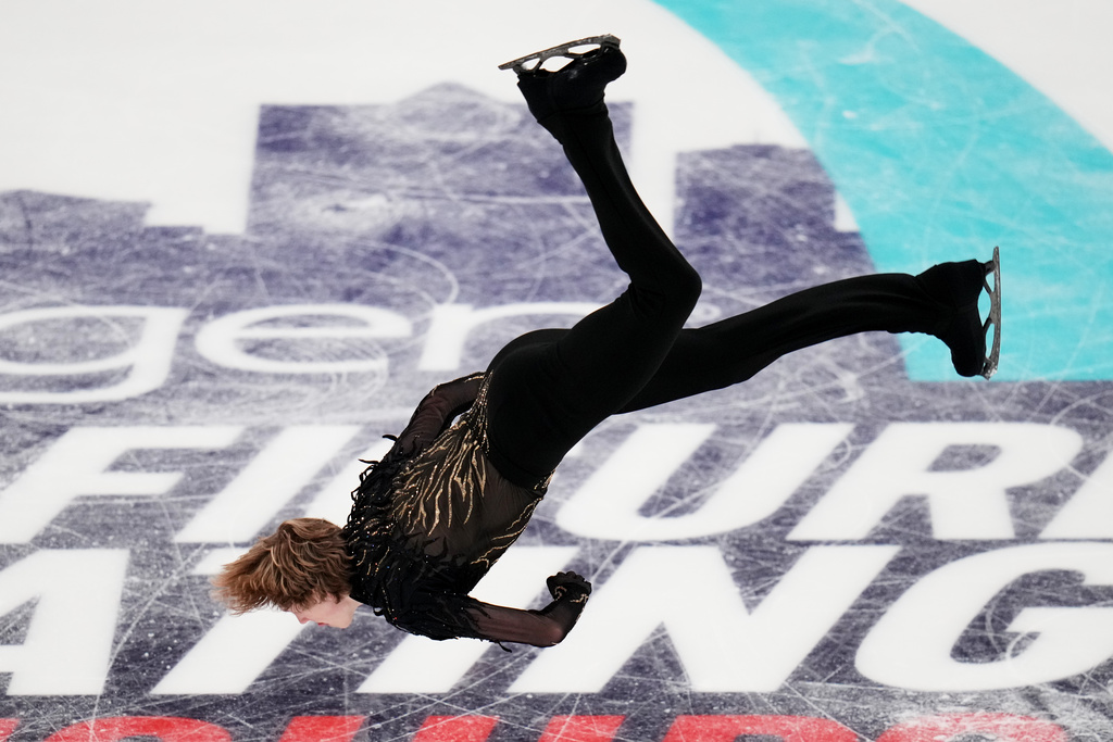 Ilia Malinin competes during the men's free skate competition at the U.S. Figure Skating Championships, Saturday, Jan. 10, 2026, in St. Louis. (AP Photo/Jeff Roberson)