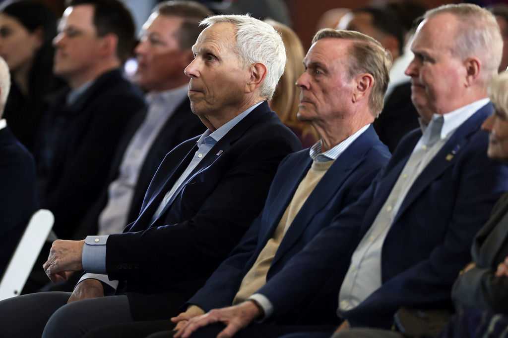 New York Giants owner Steve Tisch sits with fellow owner John Mara during during a news conference to introduce new head coach John Harbaugh at the teams NFL football training facility Tuesday, Jan. 20, 2026, in East Rutherford, N.J. (AP Photo/Adam Hunger)