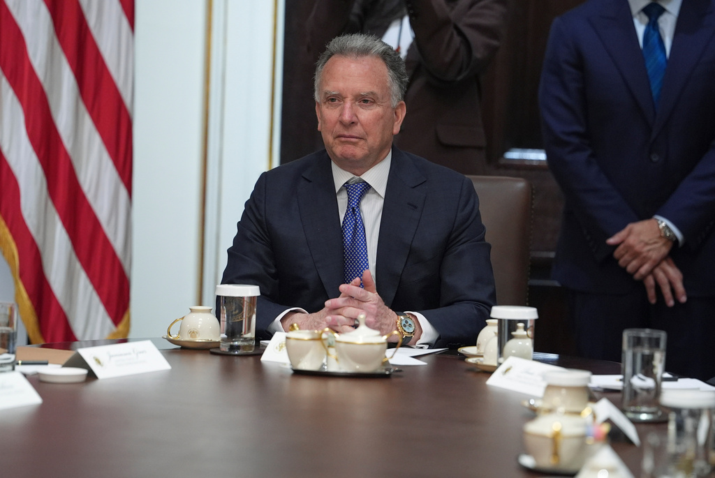 Special envoy Steve Witkoff, listens during a cabinet meeting at the White House, Thursday, Jan. 29, 2026, in Washington. (AP Photo/Evan Vucci)