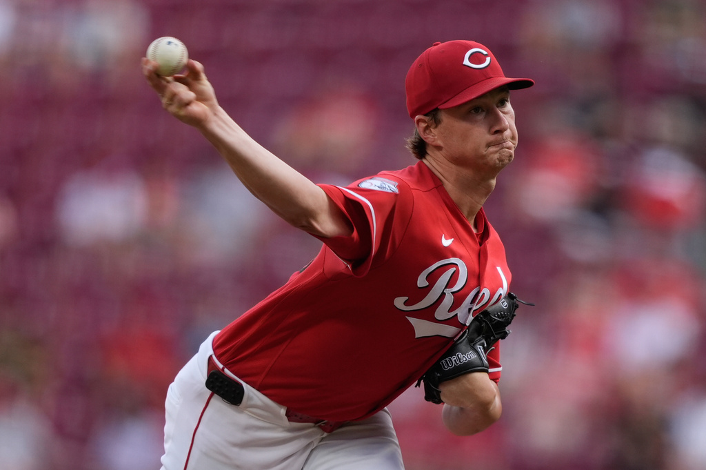 Cincinnati Reds pitcher Brady Singer throws during the first inning of a baseball game against the Philadelphia Phillies in Cincinnati, Thursday, July 9, 2026. (AP Photo/Carolyn Kaster)