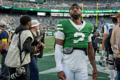 New York Jets quarterback Tyrod Taylor (2) walks off the field after the Jets lost to the Carolina Panthers in an NFL football game, Sunday, Oct. 19, 2025, in East Rutherford, N.J. (AP Photo/Angelina Katsanis) New York Jets quarterback Tyrod Taylor (2) walks off the field after the Jets lost to the Carolina Panthers in an NFL football game, Sunday, Oct. 19, 2025, in East Rutherford, N.J. (AP Photo/Angelina Katsanis)